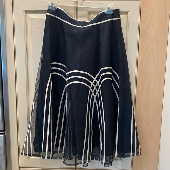 Ann Taylor loft black and cream piping w a mesh overlay - Picture 2 of 5